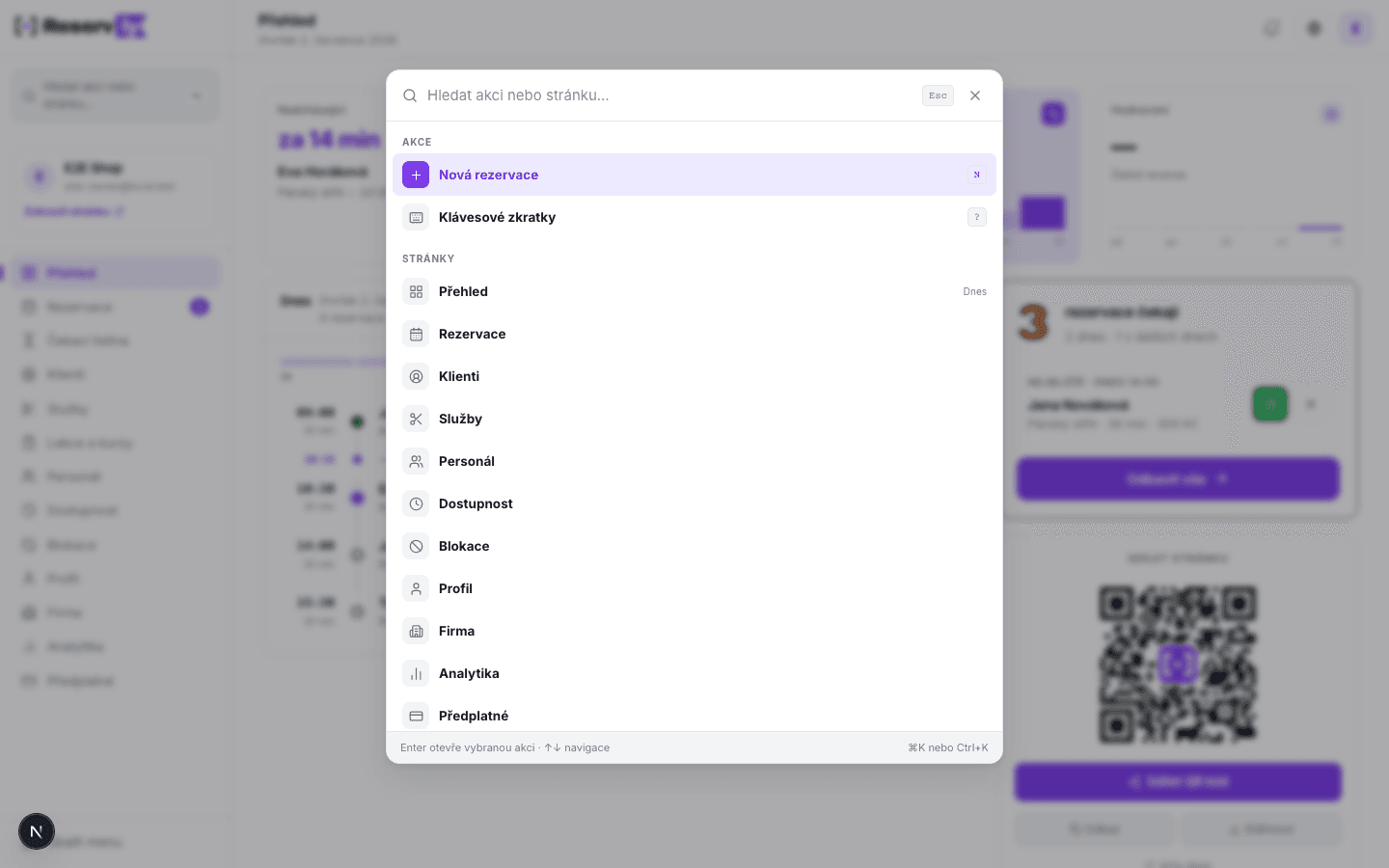 Paleta ⌘K: overlay přes celou obrazovku se vstupním polem, šipkami procházíte výsledky a Enterem otevíráte akci nebo stránku.