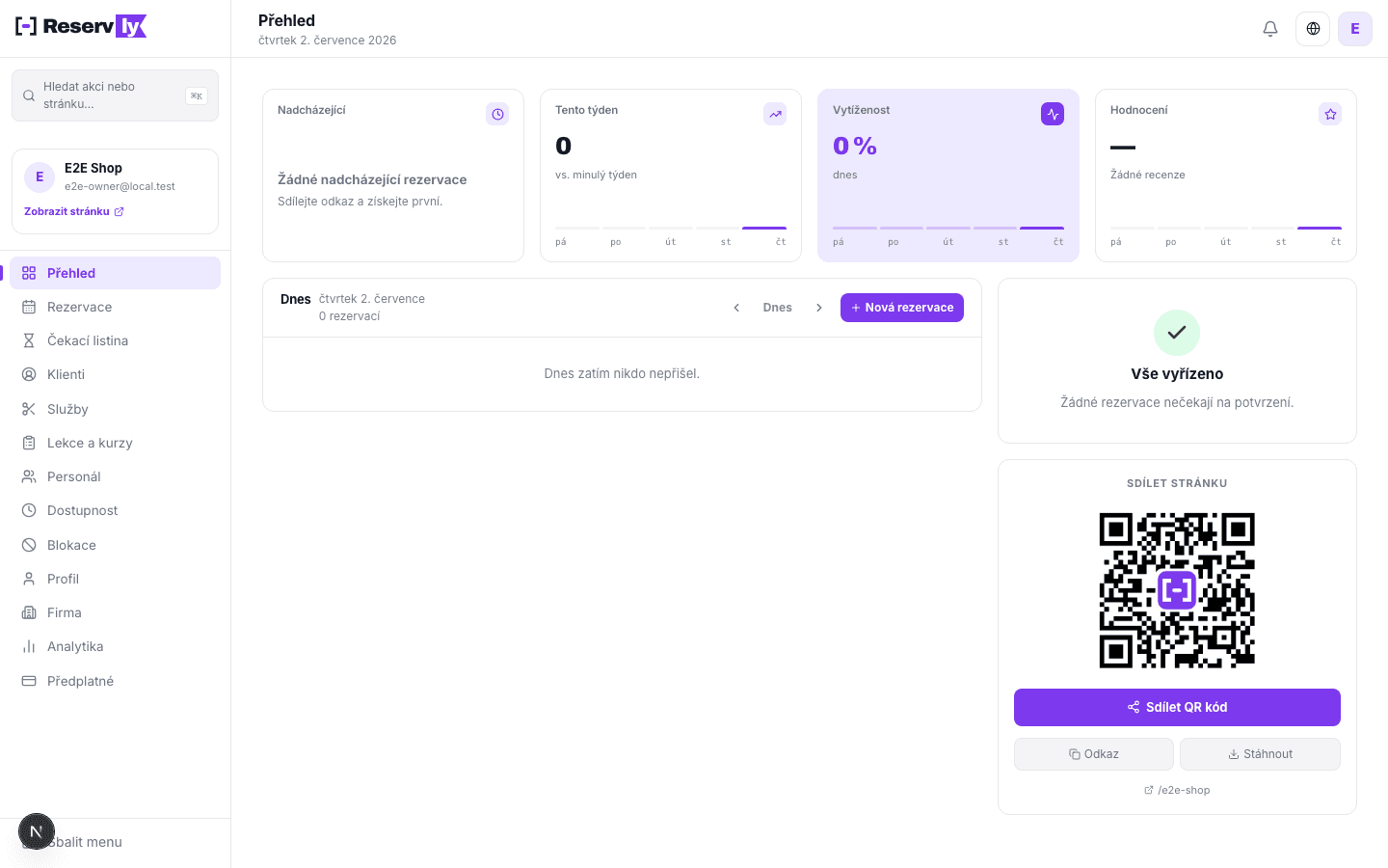Karta SDÍLET STRÁNKU v dashboardu: QR kód s logem uprostřed a tři tlačítka: Sdílet QR kód, Odkaz, Stáhnout.